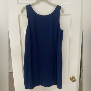 AMANDA UPRICHARD navy shift dress with cow neck in the back